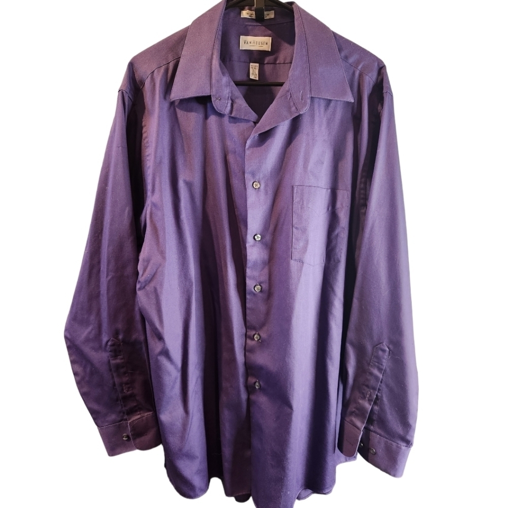 Men's Van Heusen XL long sleeve dress shirt